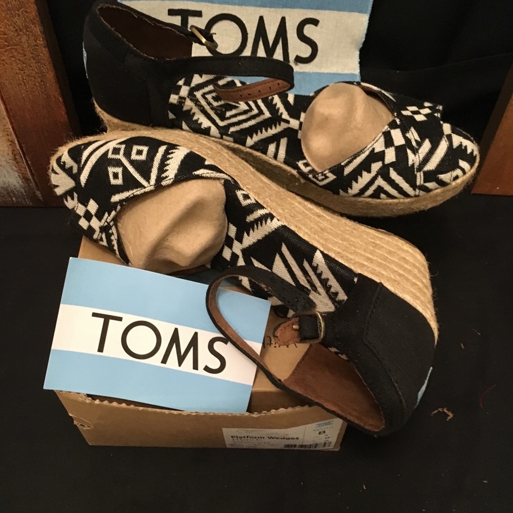 Shoes - Picture 2 of 5